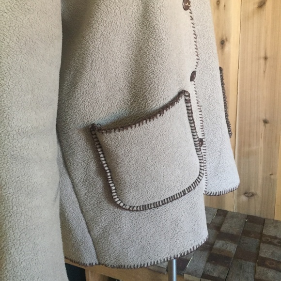 Fleece Button Hood Sweater Christmas Cabin Winter - Picture 4 of 8